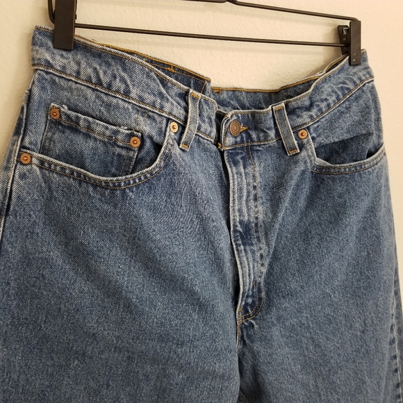 Vintage Levi's 550 Relaxed Fit Jeans MADE IN USA - Picture 4 of 9
